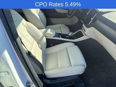 2023 Volvo XC40 B5 AWD Plus Dark Theme