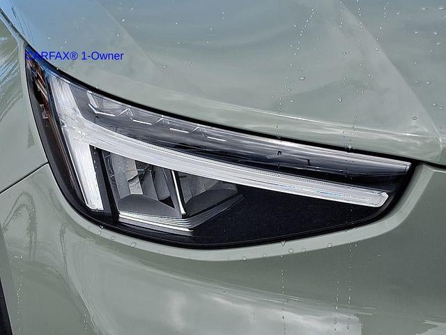 2023 Volvo XC40 B5 AWD Plus Dark Theme