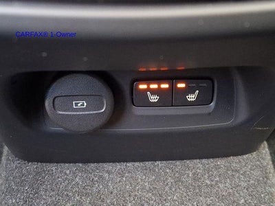 2023 Volvo XC40 B5 AWD Plus Dark Theme