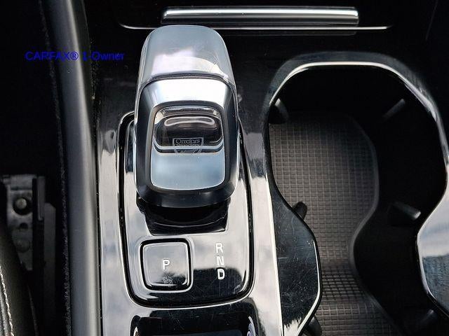 2023 Volvo XC40 B5 AWD Plus Dark Theme