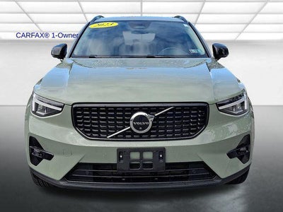 2023 Volvo XC40 B5 AWD Plus Dark Theme