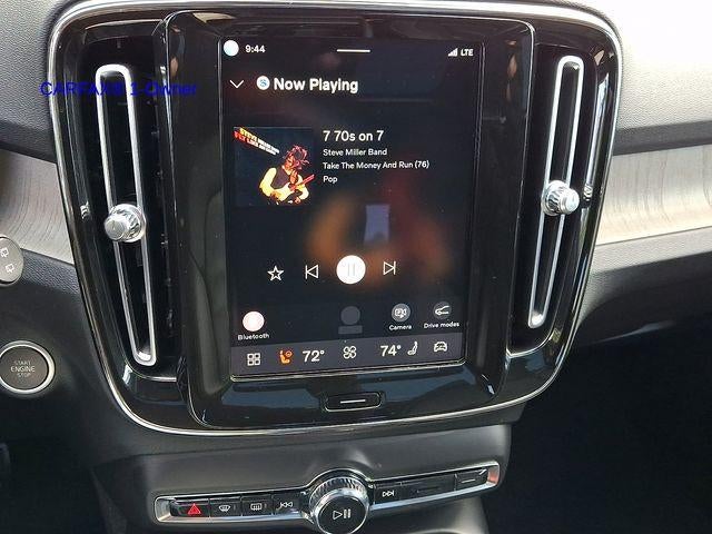 2023 Volvo XC40 B5 AWD Plus Dark Theme