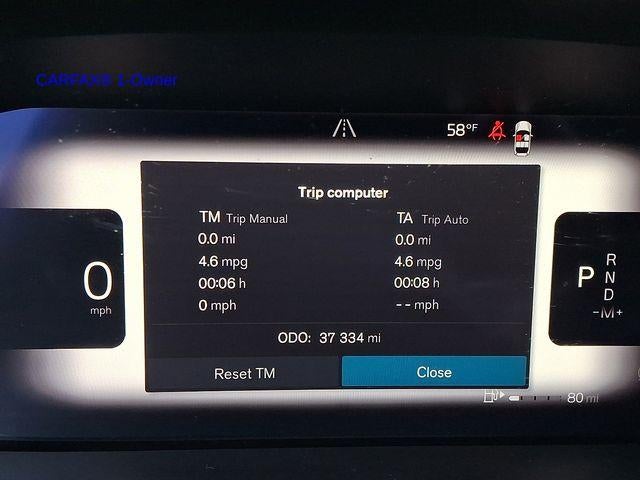2023 Volvo XC40 B5 AWD Plus Dark Theme