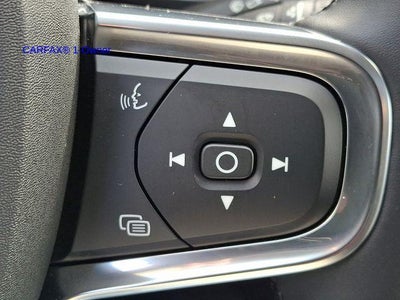 2023 Volvo XC40 B5 AWD Plus Dark Theme