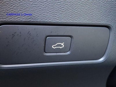 2023 Volvo XC40 B5 AWD Plus Dark Theme