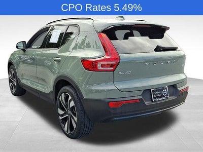 2023 Volvo XC40 B5 AWD Plus Dark Theme