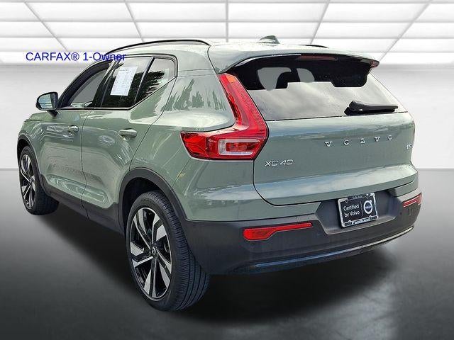 2023 Volvo XC40 B5 AWD Plus Dark Theme