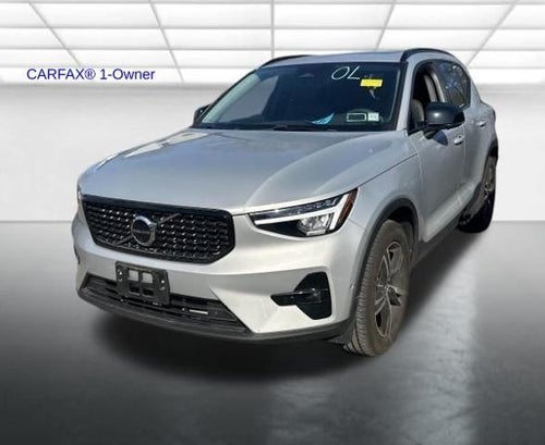 2023 Volvo XC40 B5 AWD Plus Dark Theme