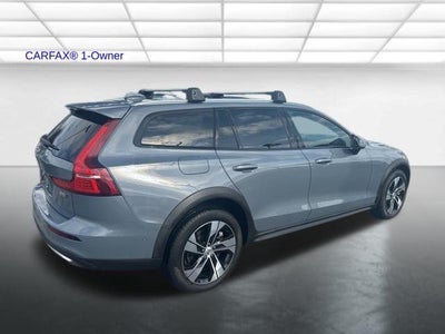 2024 Volvo V60 Cross Country B5 AWD Plus