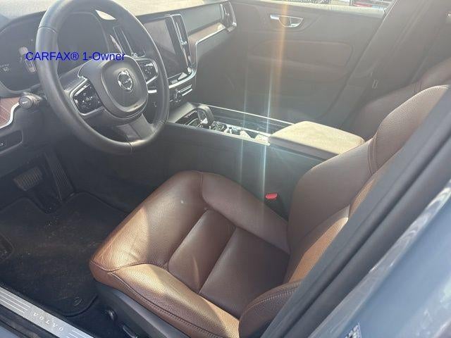 2024 Volvo V60 Cross Country B5 AWD Plus