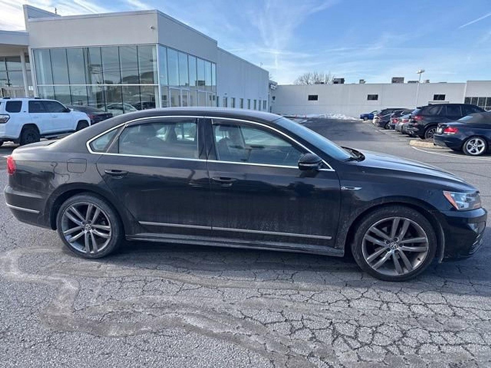 2017 Volkswagen Passat R-Line w/Comfort Pkg Auto
