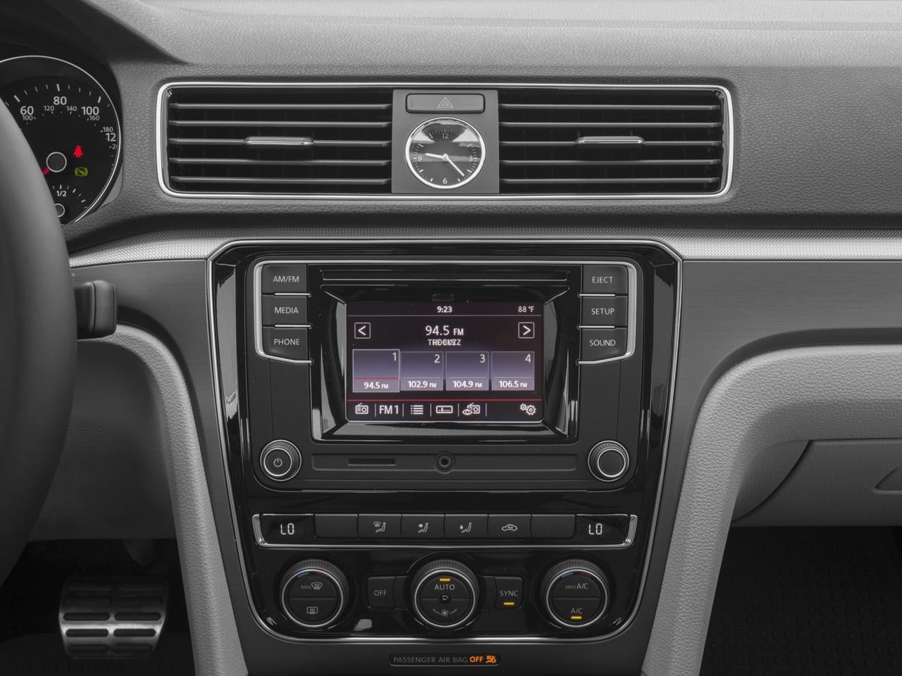 2017 Volkswagen Passat R-Line w/Comfort Pkg Auto