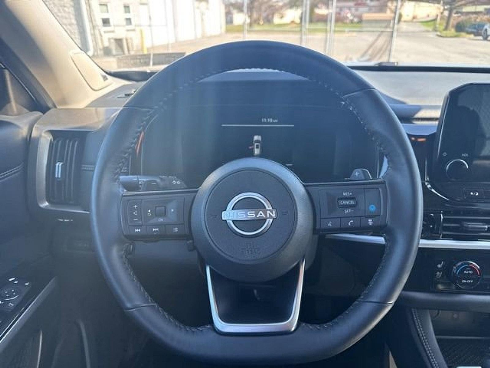 2025 Nissan Pathfinder Platinum 4WD