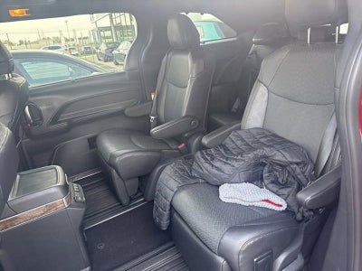 2025 Toyota Sienna Platinum AWD 7-Passenger (GS)