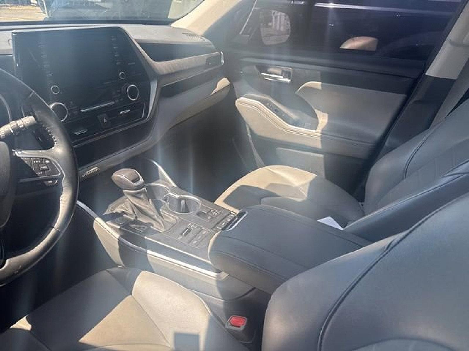 2021 Toyota Highlander XLE AWD (Natl)