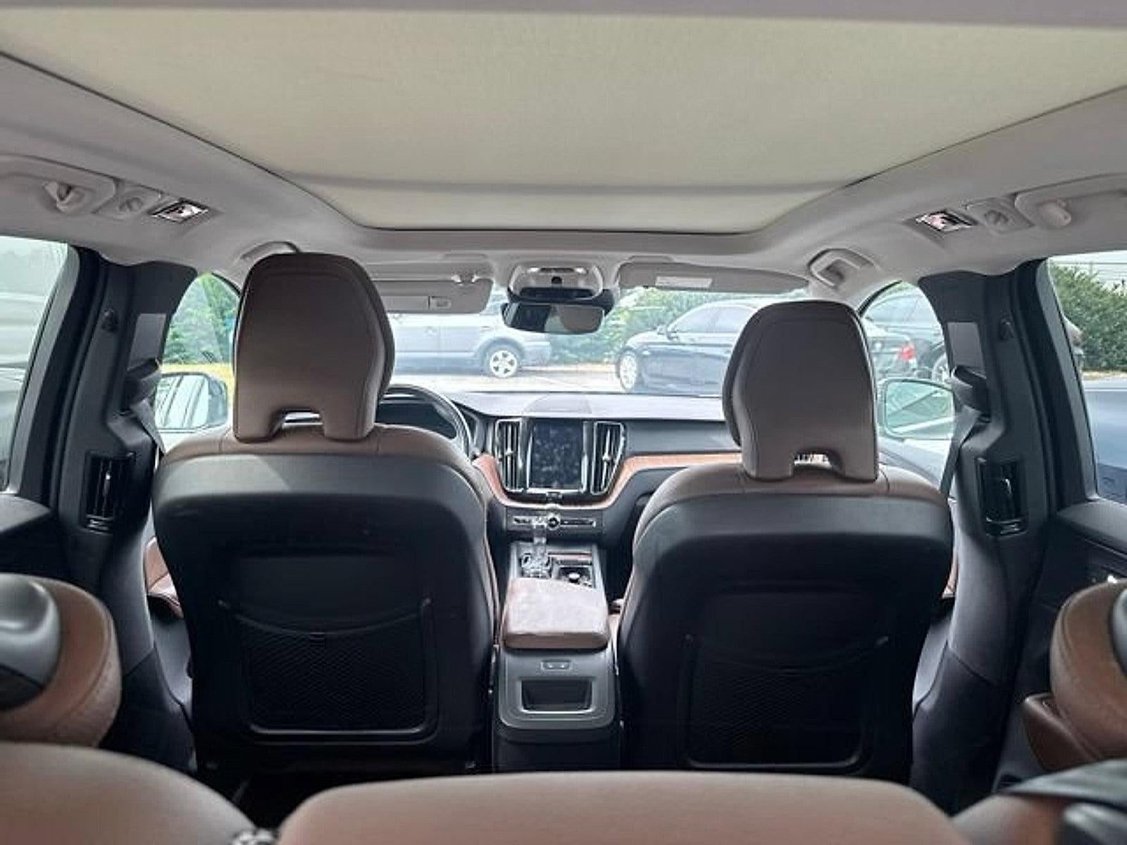 2019 Volvo XC60 T6 AWD Momentum