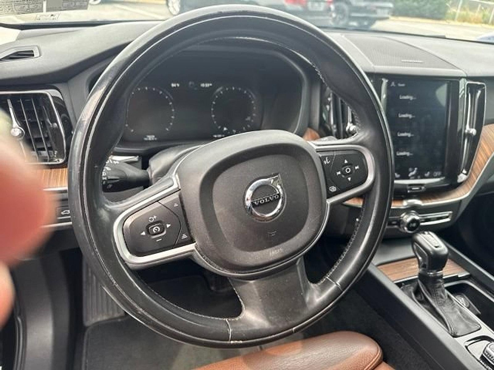 2019 Volvo XC60 T6 AWD Momentum