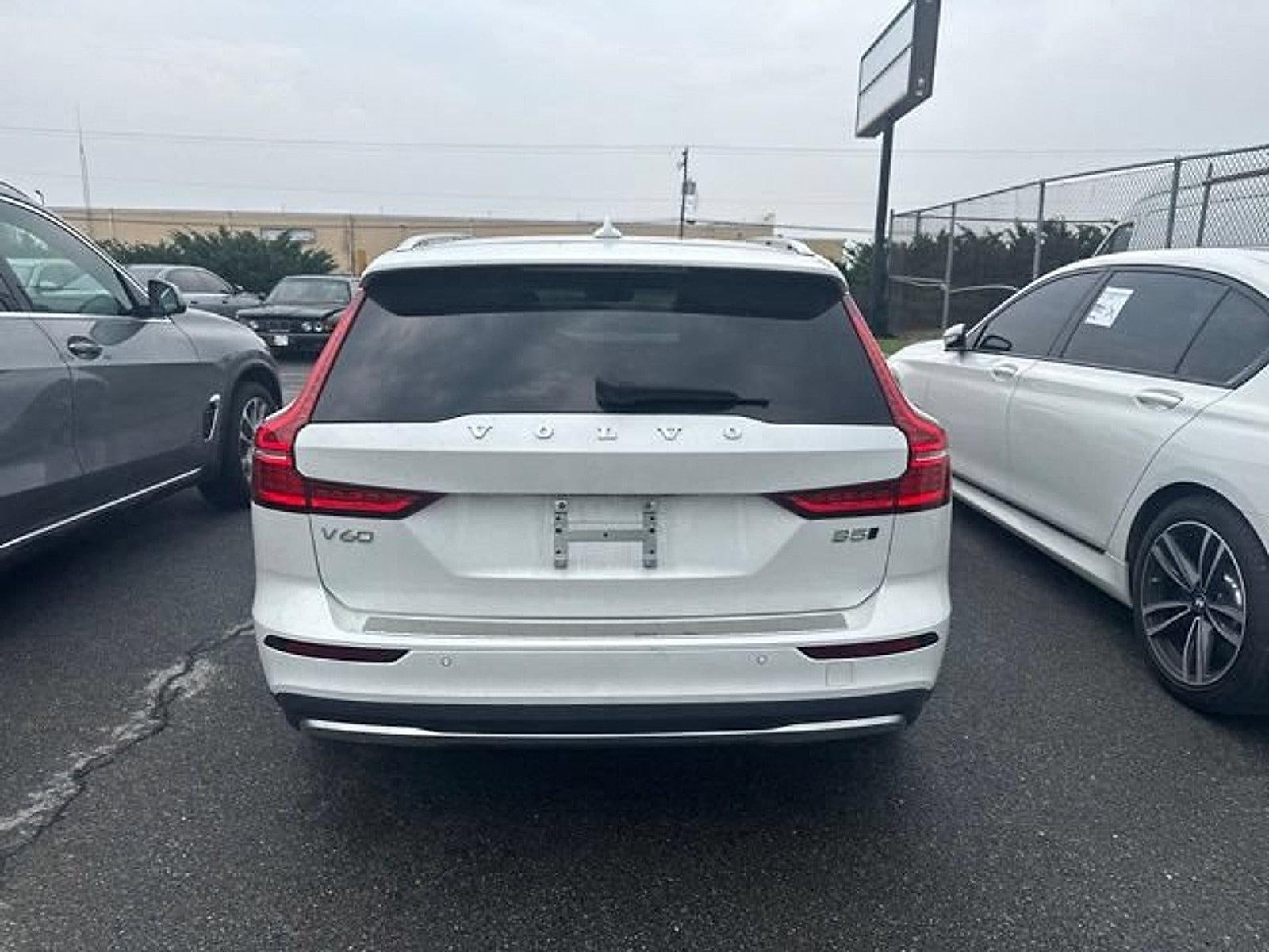 2024 Volvo V60 Cross Country B5 AWD Plus