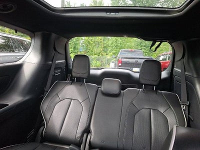 2020 Chrysler Pacifica Limited FWD