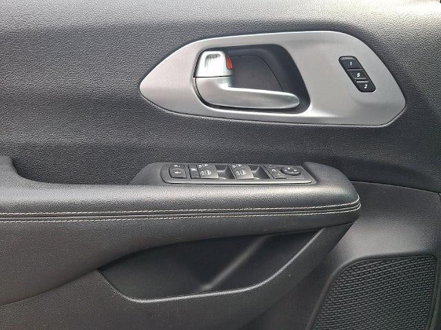 2020 Chrysler Pacifica Limited FWD