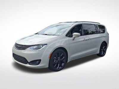 2020 Chrysler Pacifica Limited FWD