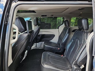 2022 Chrysler Pacifica Limited AWD