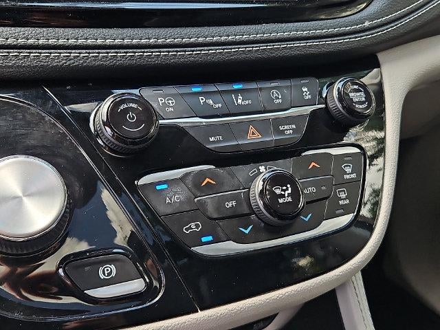 2022 Chrysler Pacifica Limited AWD