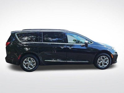 2022 Chrysler Pacifica Limited AWD