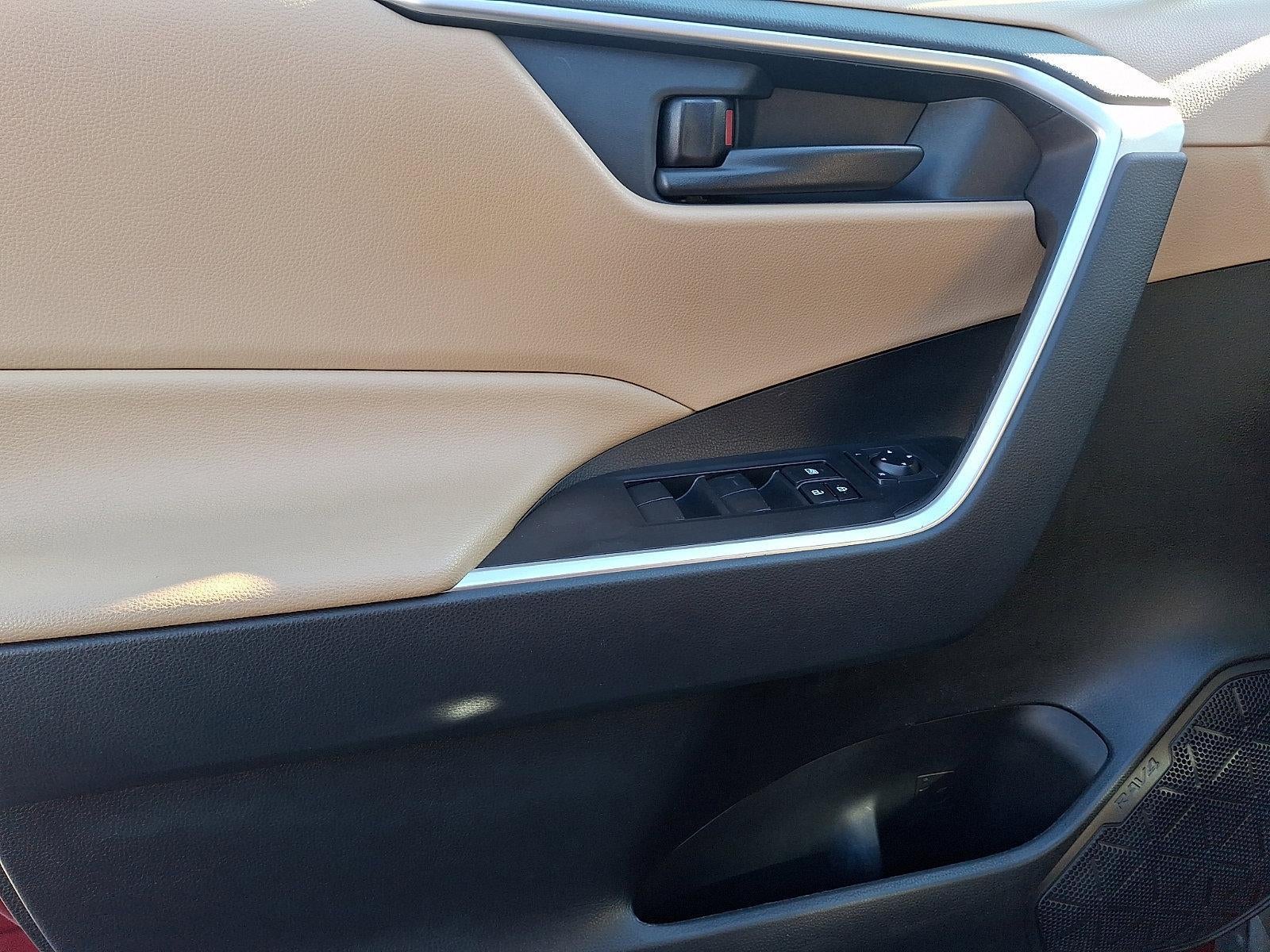 2019 Toyota RAV4 Hybrid LE AWD (Natl)