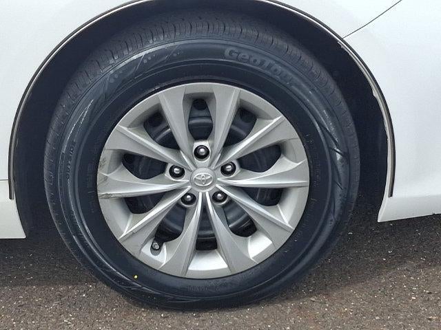2015 Toyota Camry 4dr Sdn I4 Auto LE (SE)