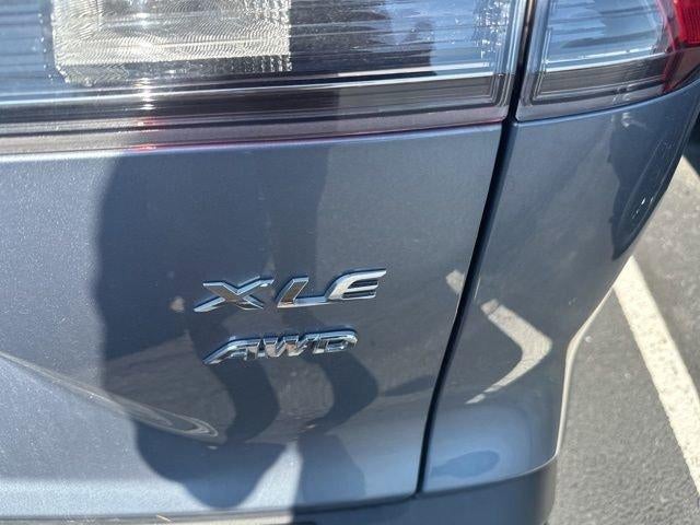 2024 Toyota Corolla Cross XLE 4WD (Natl)