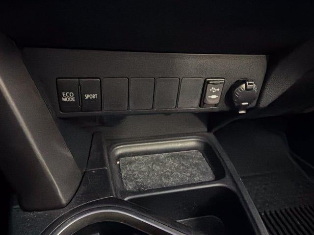 2017 Toyota RAV4 XLE AWD (Natl)