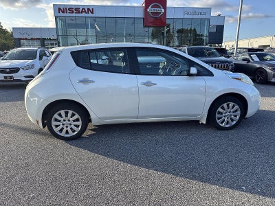 2015 Nissan LEAF 4dr HB S