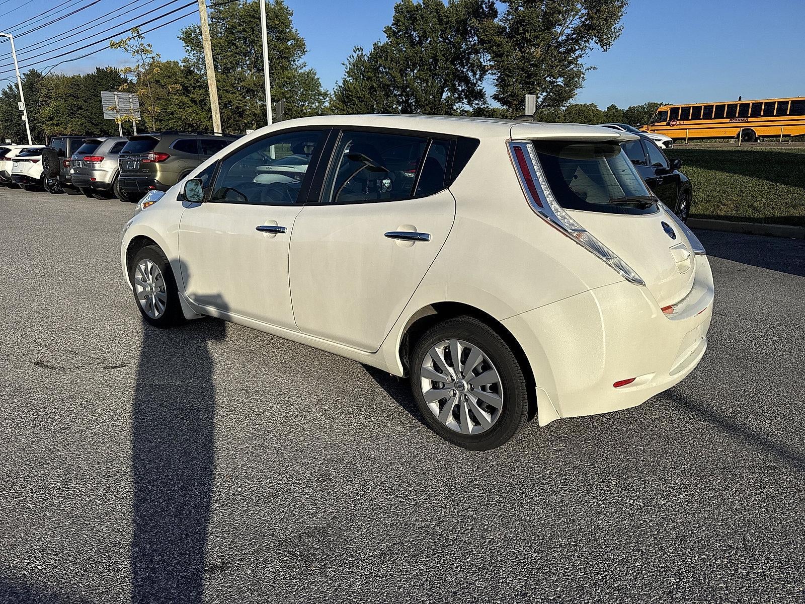 2015 Nissan LEAF 4dr HB S