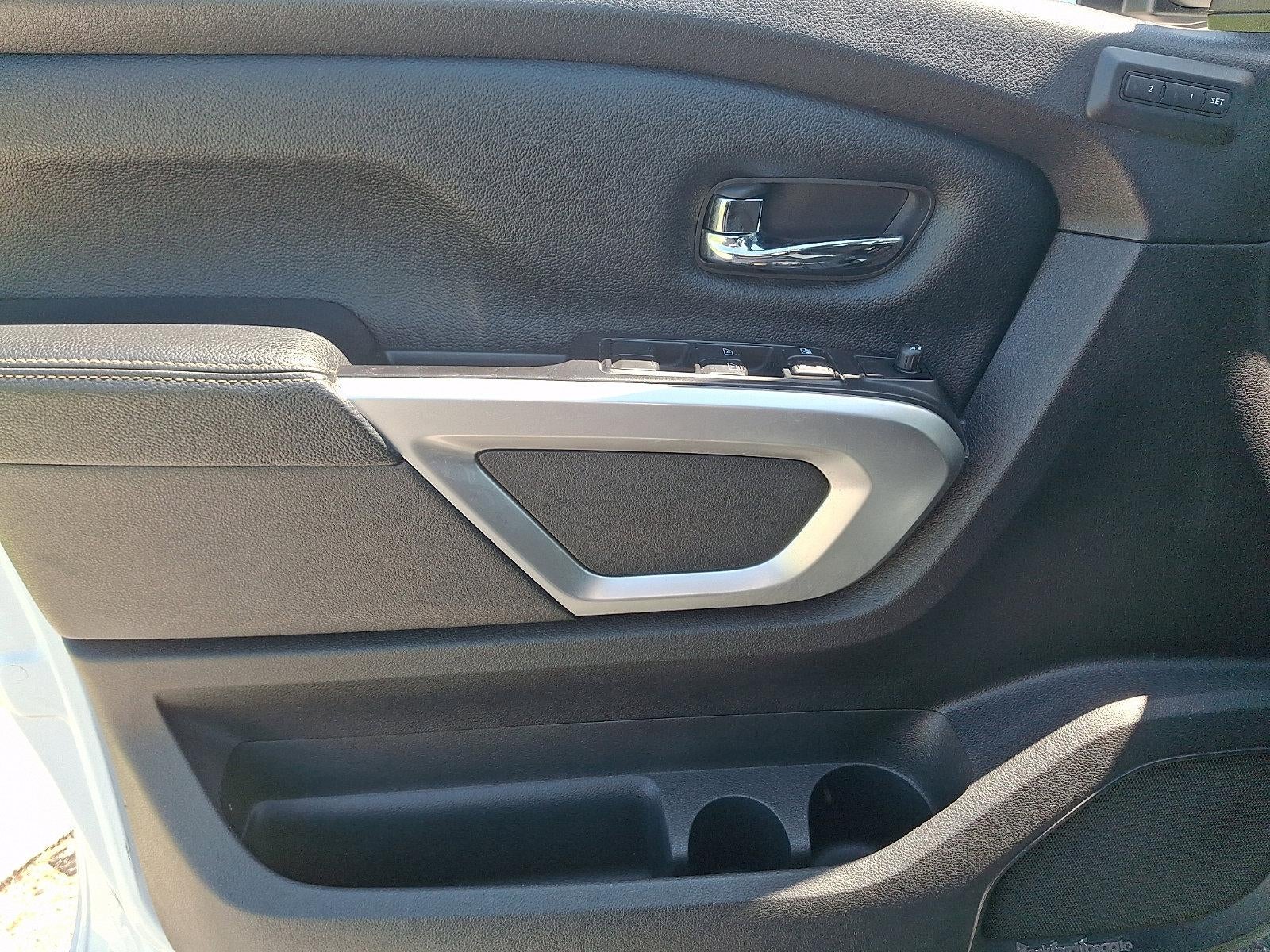 2017 Nissan Titan 4x4 Crew Cab SL