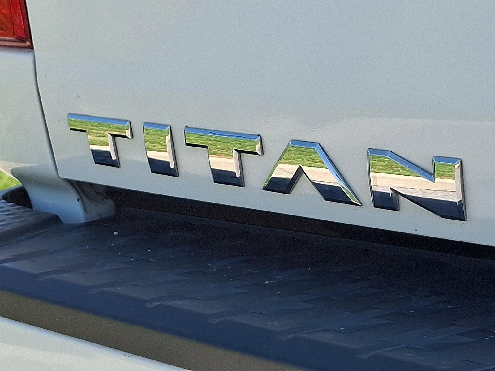 2017 Nissan Titan 4x4 Crew Cab SL