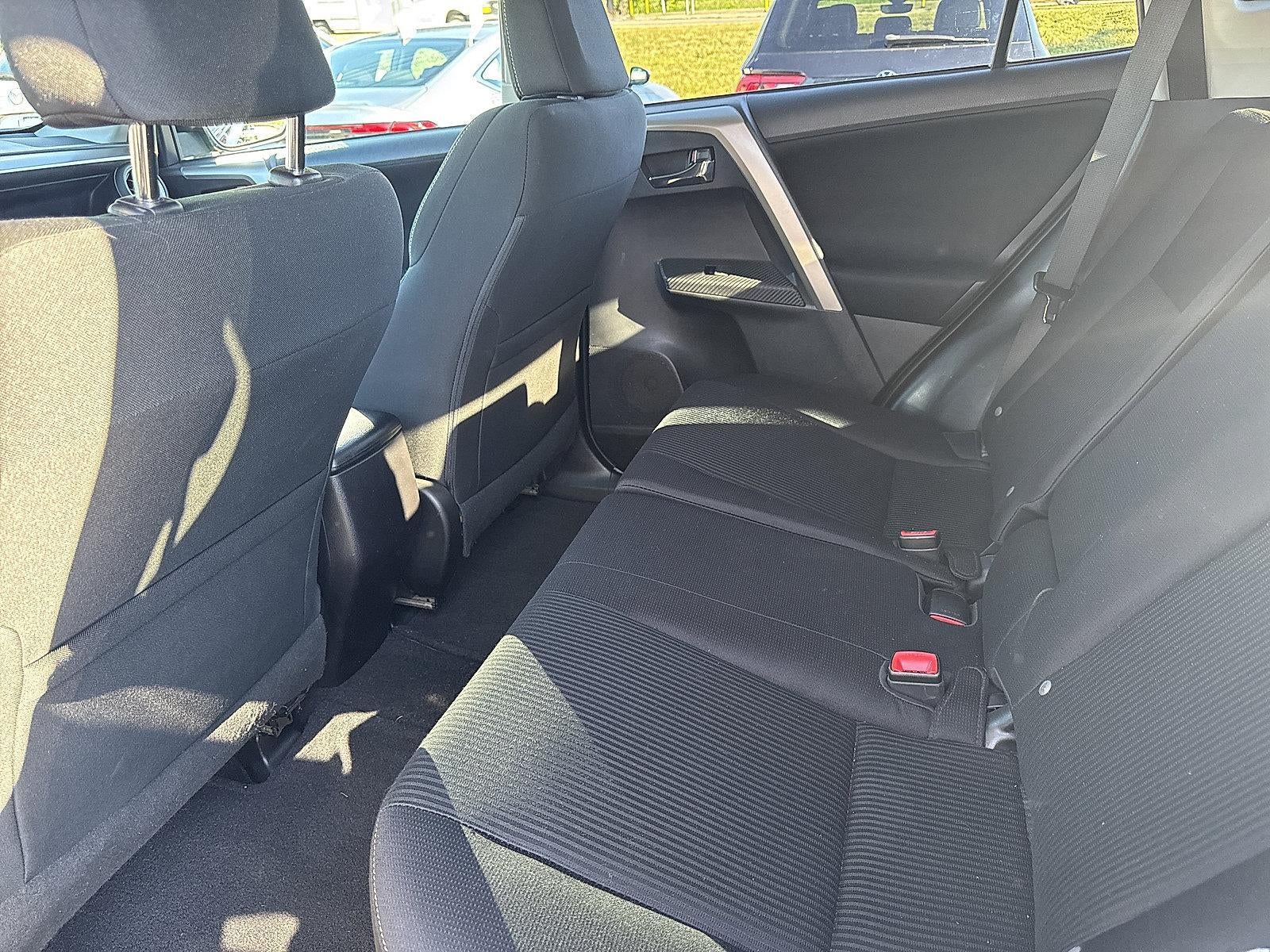 2014 Toyota RAV4 AWD 4dr XLE (Natl)