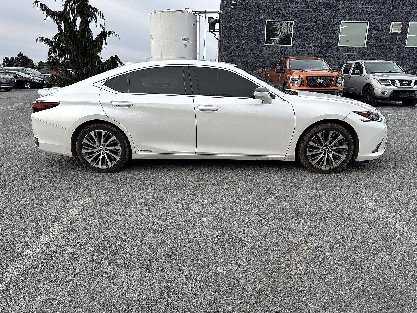 2021 Lexus ES 300h FWD