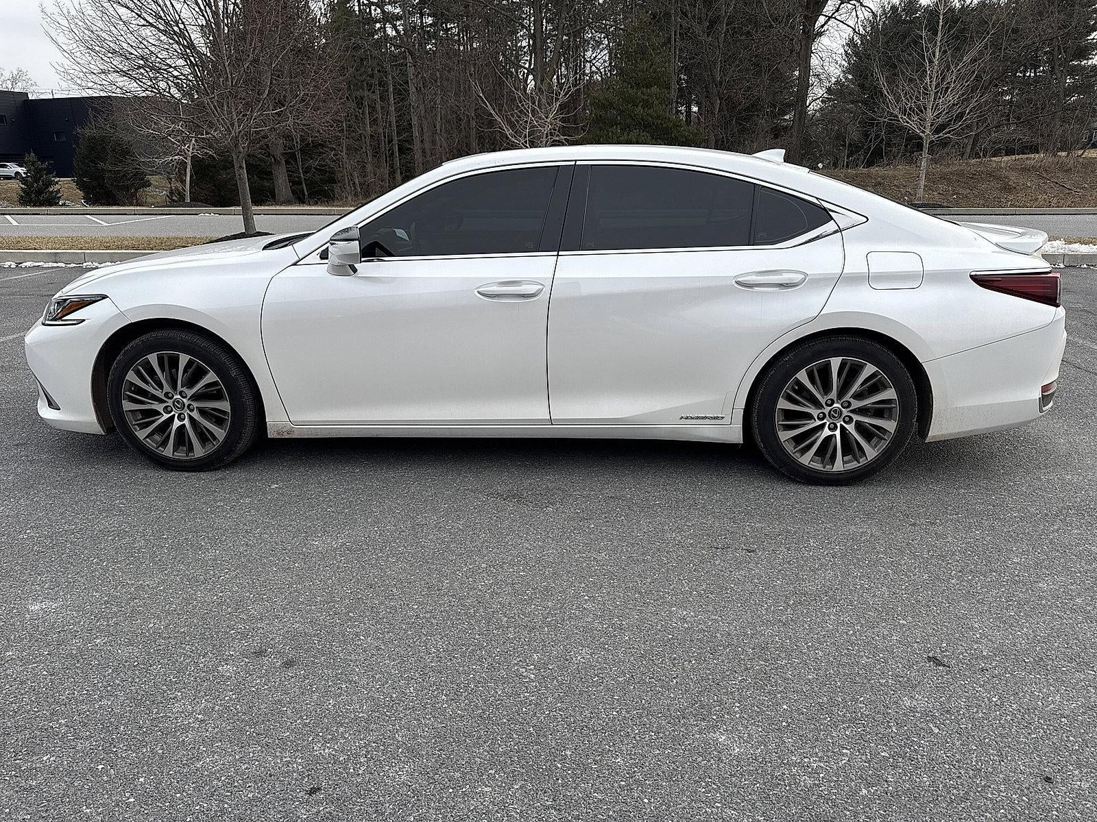 2021 Lexus ES 300h FWD