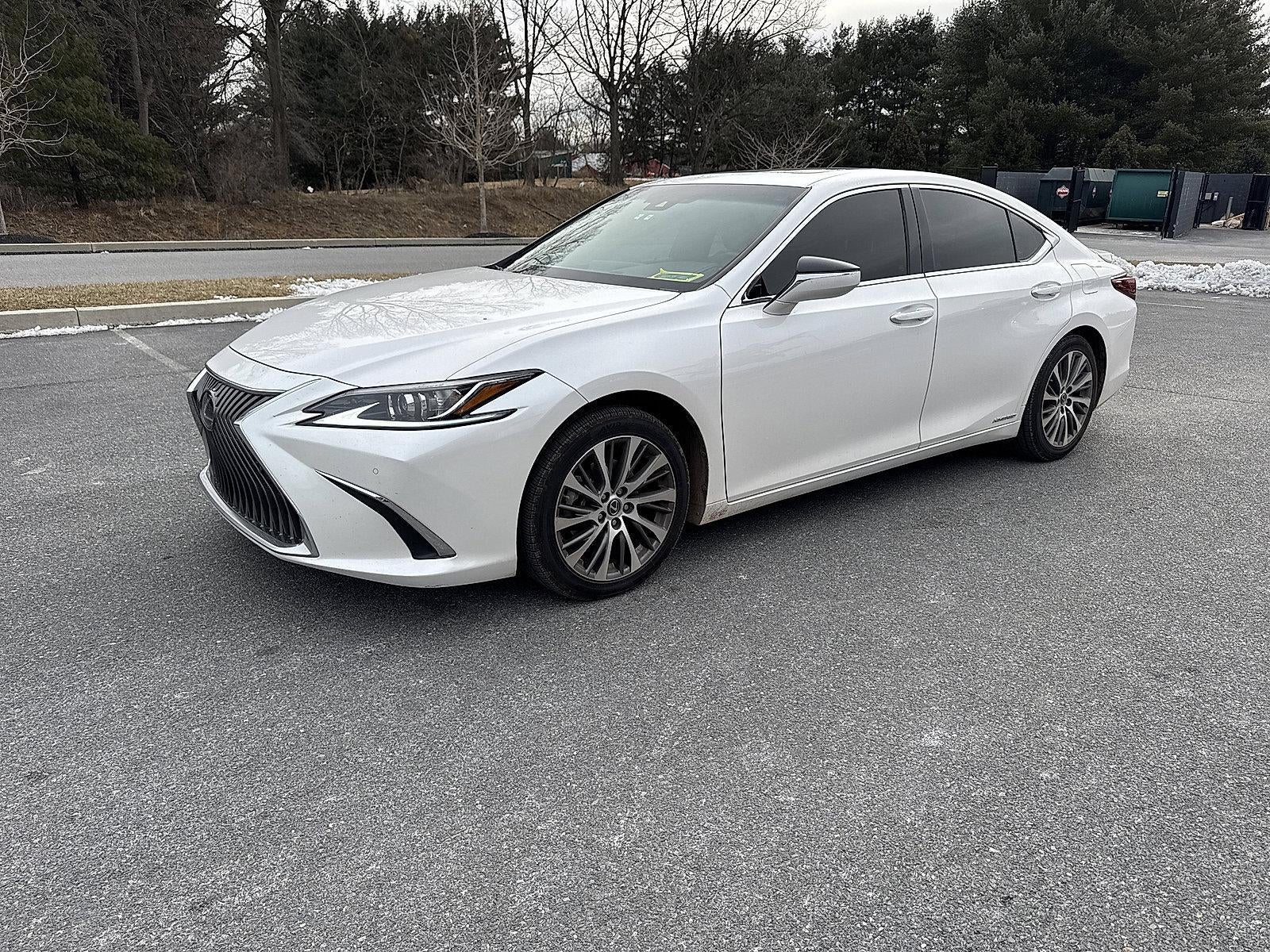 2021 Lexus ES 300h FWD