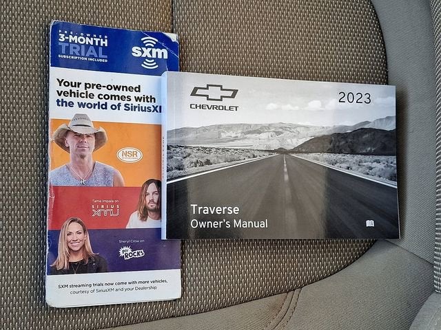 2023 Chevrolet Traverse LT Cloth