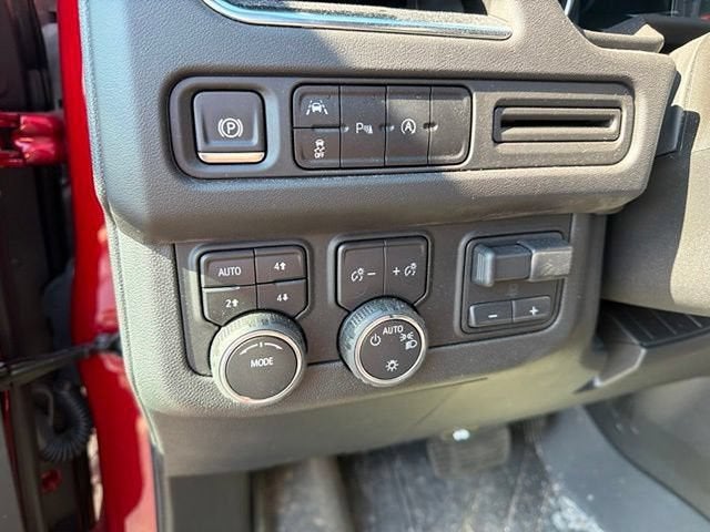 2024 Chevrolet Suburban LS