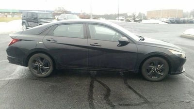 2023 Hyundai ELANTRA SEL