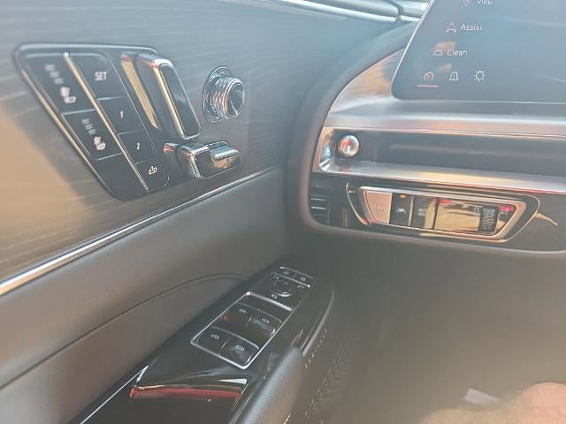 2024 Cadillac LYRIQ Luxury 1