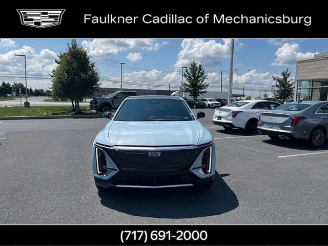 2024 Cadillac LYRIQ Luxury 2