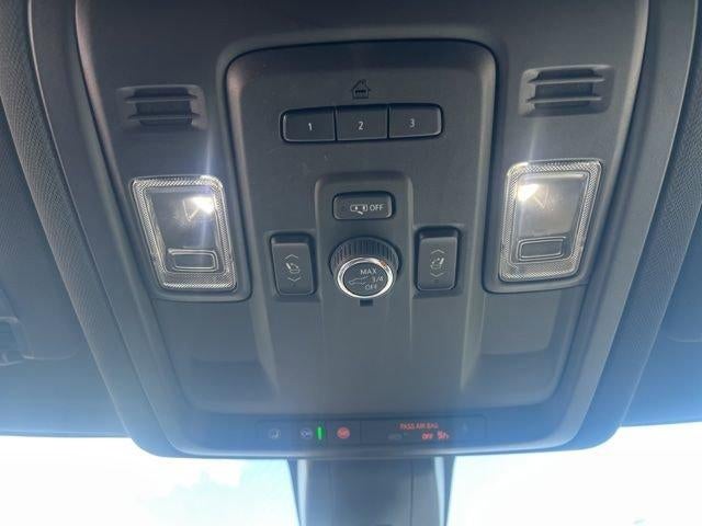 2022 Chevrolet Suburban 4WD RST