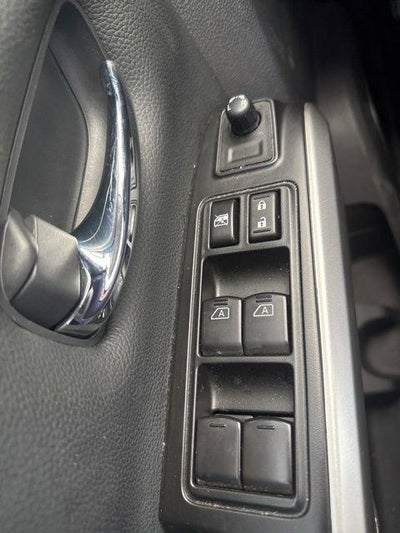 2023 Nissan Titan 4x4 Crew Cab SV