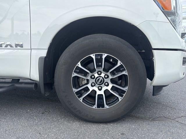 2023 Nissan Titan 4x4 Crew Cab SV