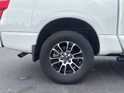 2023 Nissan Titan 4x4 Crew Cab SV