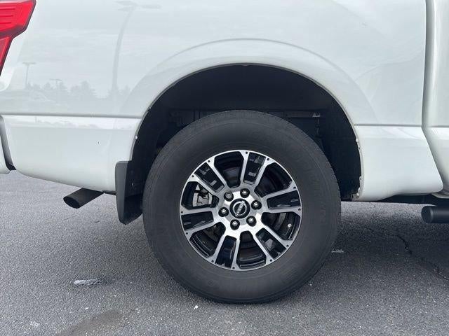 2023 Nissan Titan 4x4 Crew Cab SV